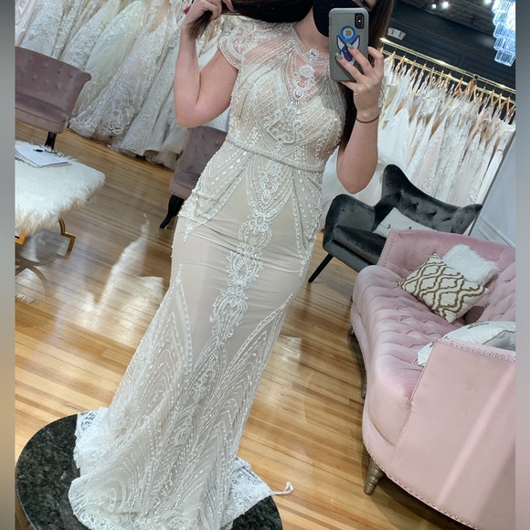 Berta Wedding Dress 16-04 Size 40 - Picture 13 of 16